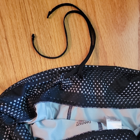 Black and White Patterned Leggings - Picture 5 of 5